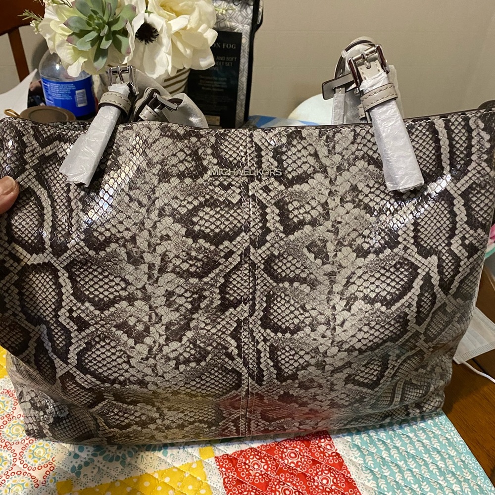 Michael kors large tote